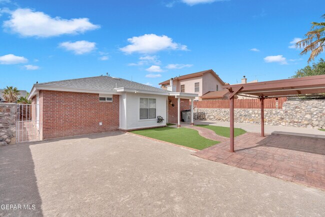 Building Photo - 7516 Plaza Taurina Dr