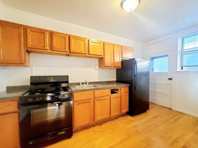 Building Photo - 2607 N Lamon Ave