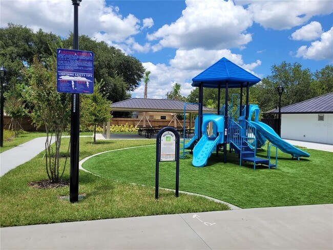 Building Photo - 10 Winding Ridge Rd