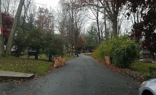 Building Photo - 31 Lakeview Rd