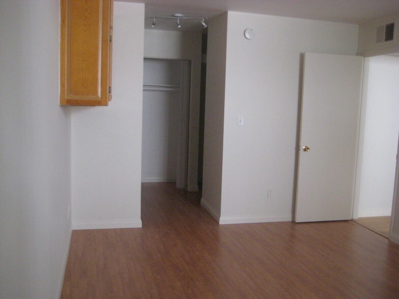 Building Photo - 8601 International Ave