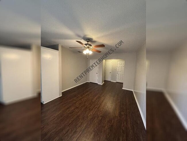 Building Photo - 1220 Twin Lakes Dr