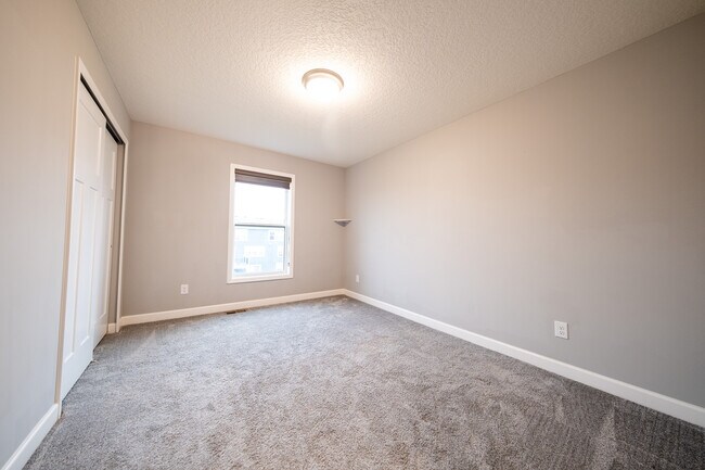 Building Photo - 4849 Stable View Dr