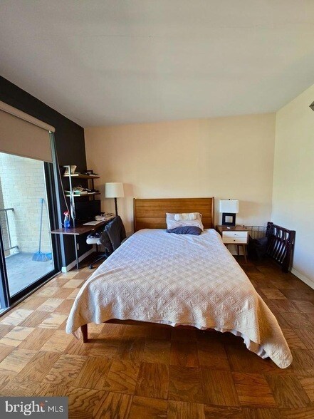 Building Photo - 2201 L St NW