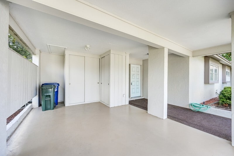 Building Photo - 1624 Whitehead Dr