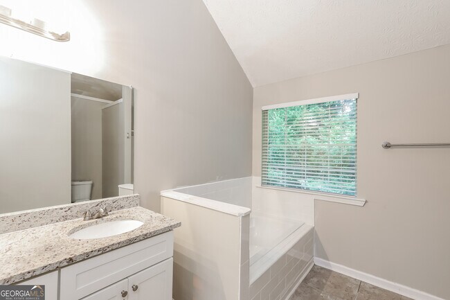 Building Photo - 10993 Mansura Pl