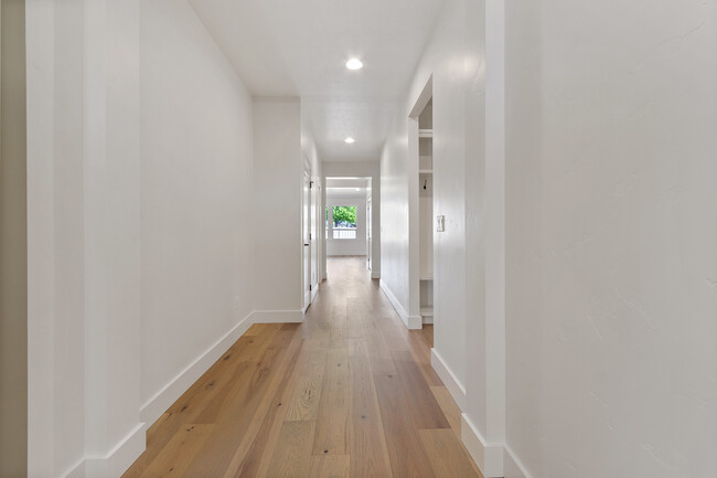 Building Photo - 4646 S Selatir Way