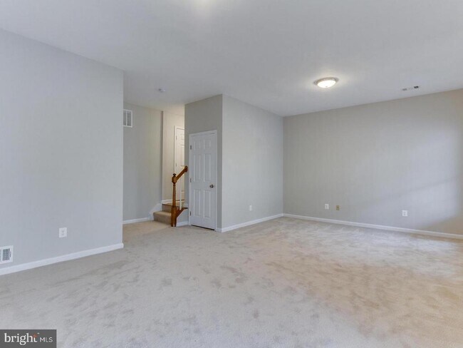 Building Photo - 9421 Van Arsdale Dr