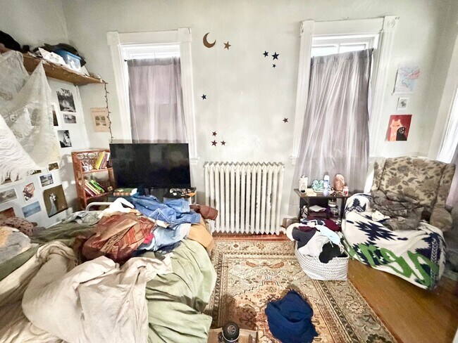 Building Photo - 3 Bedroom Apartment in Burlington VT Available 6/1!