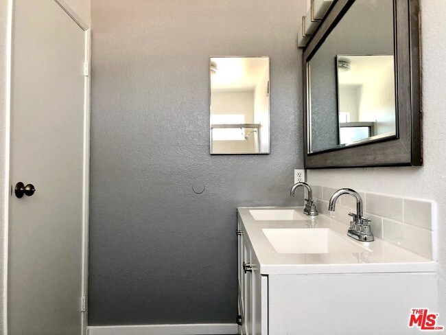 Building Photo - 1567 W 204th St