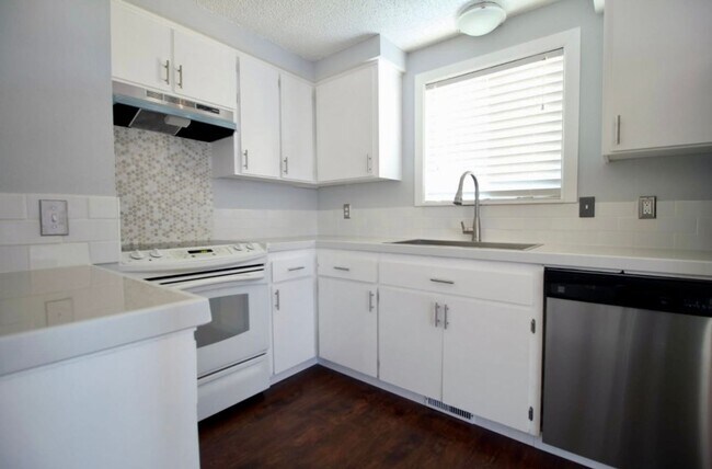 Primary Photo - 624 SE Wilson Ave