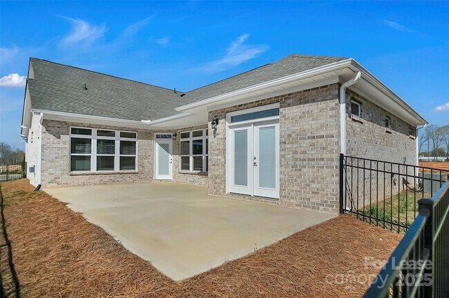 Building Photo - 3054 Constitution Ln