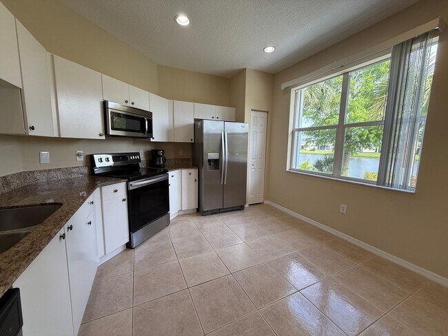 Building Photo - Single Family Home in Gated PSL Community