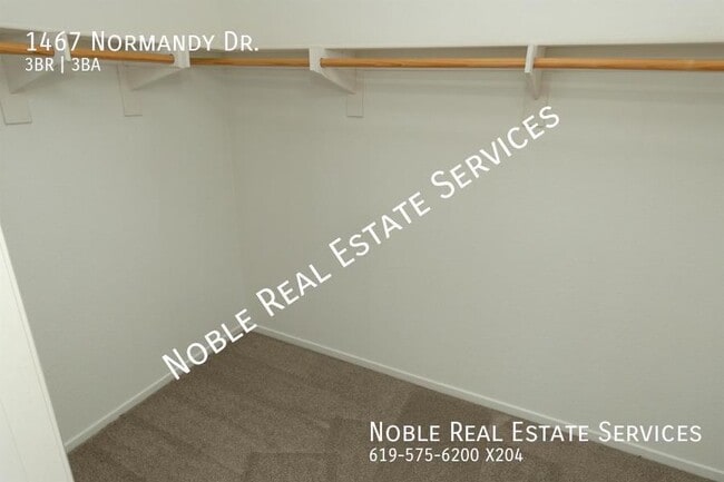 Building Photo - 1467 Normandy Dr