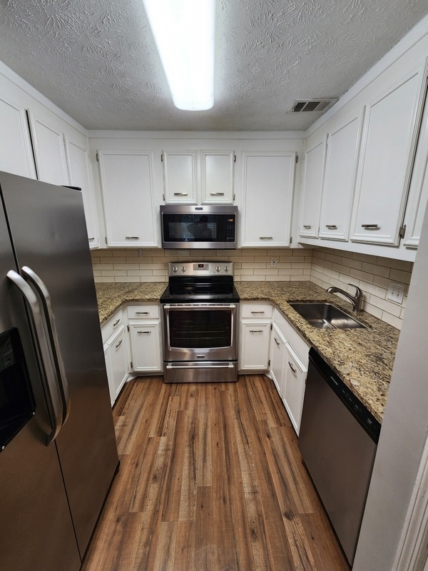 Building Photo - 365 Winding River Dr