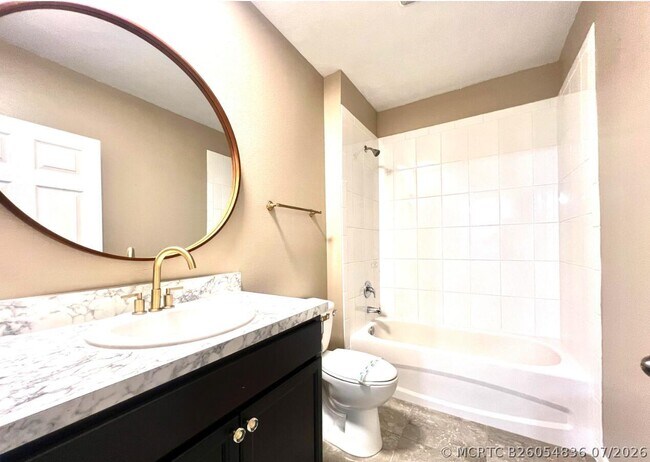 Building Photo - 341 SW Ridgecrest Dr