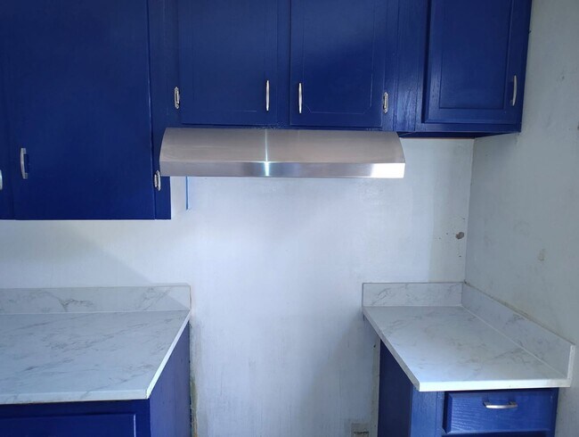 Building Photo - Cute home for rent in Woodlake, Ca