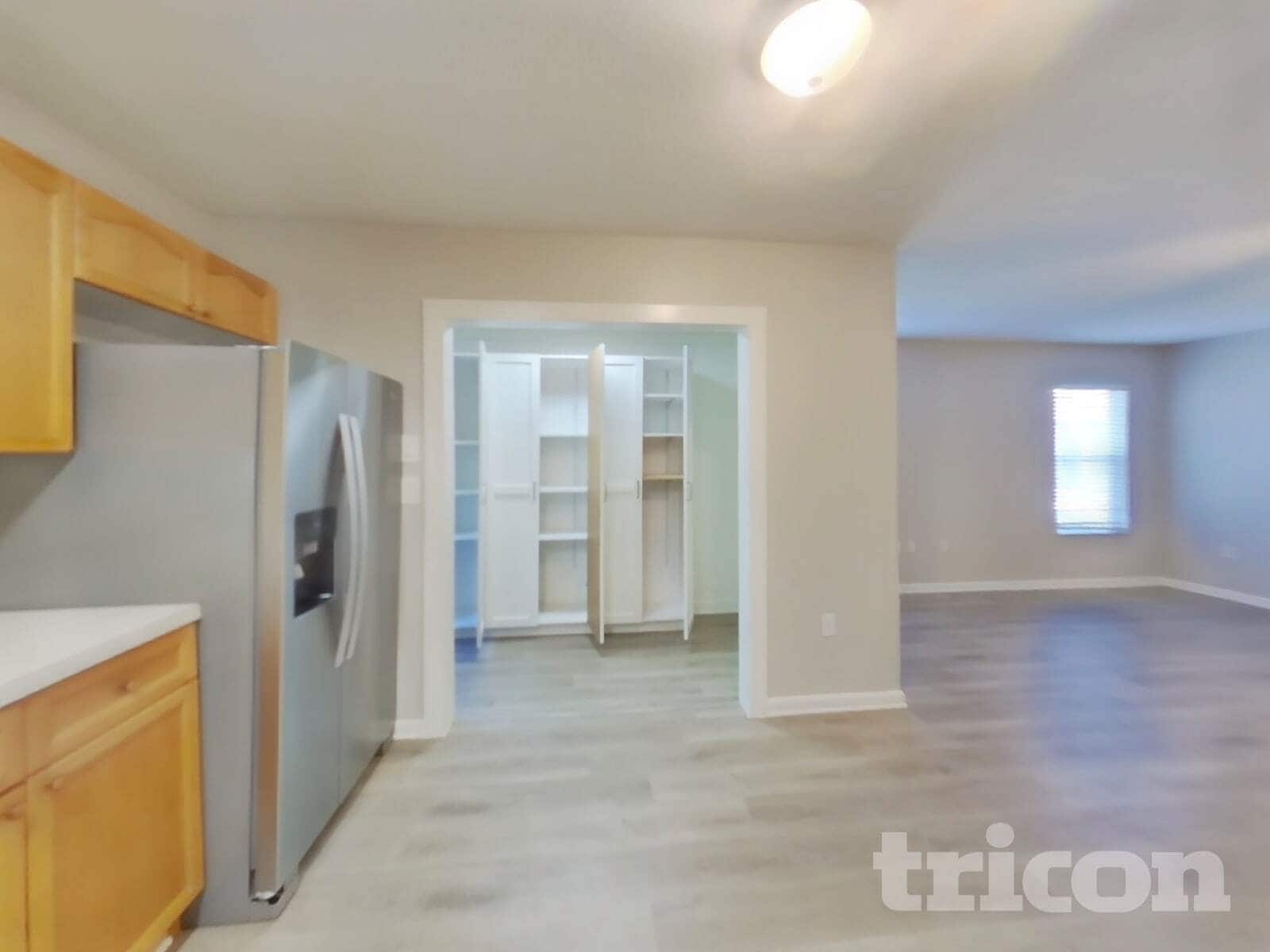 Building Photo - 2122 Center Way