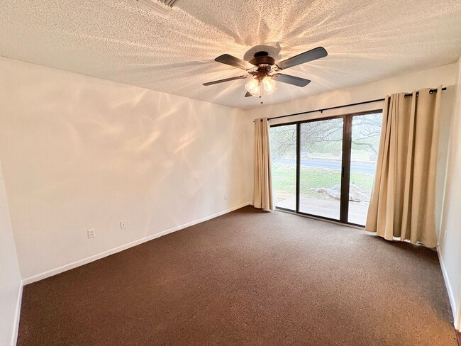 Building Photo - Tranquil 2BD/3BA Townhouse with Wildlife Views & Hill Country Charm!