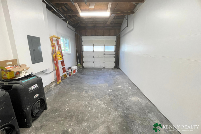 Building Photo - Completely Remodeled Two Bedroom Unit in a...