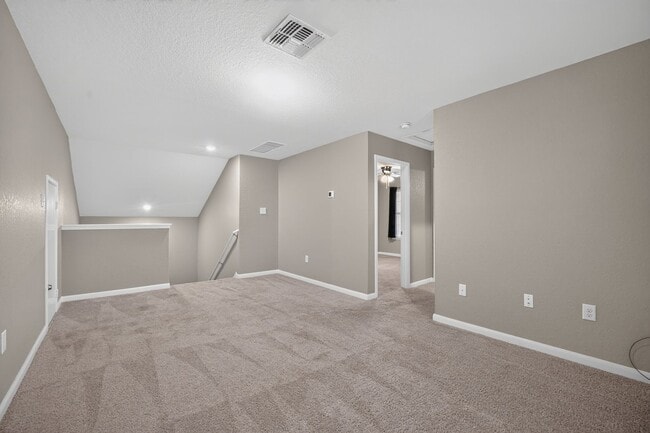 Building Photo - 2130 Silver Maple