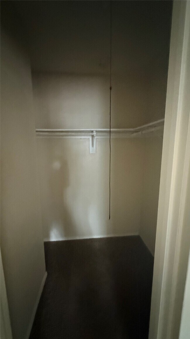 Building Photo - 2155 Hazlitt Dr