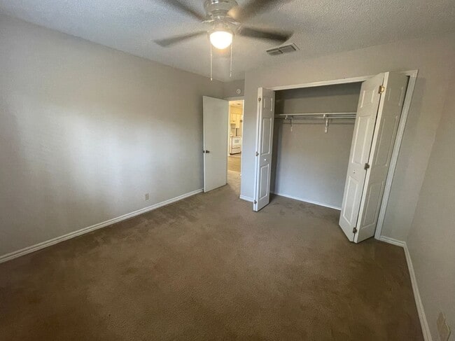 Building Photo - 8916 Hambledon Dr