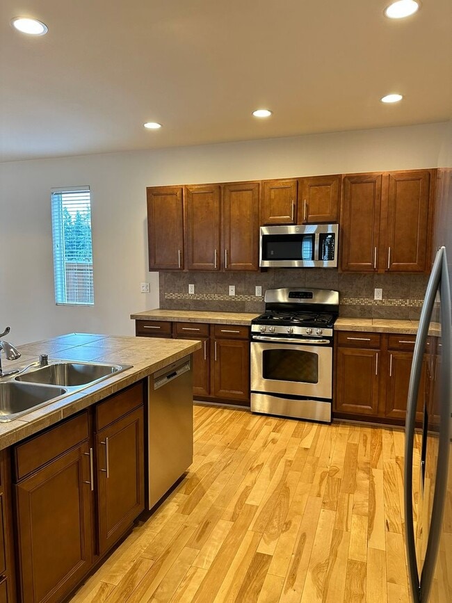 Building Photo - 3Bd/2.5Ba Covington House