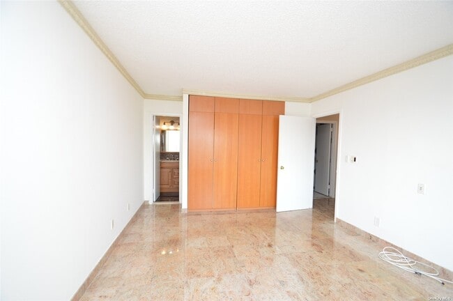 Building Photo - 25-40-40 Shore Blvd