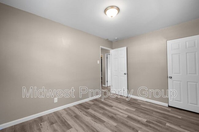 Building Photo - 23 Juno Dr