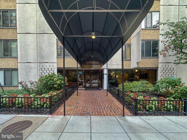 Primary Photo - 1440 N St NW