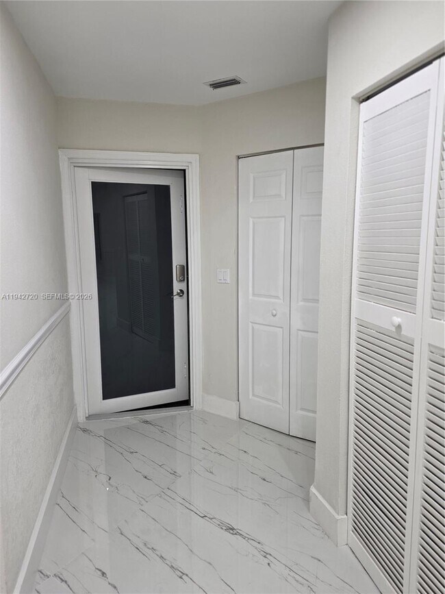 Building Photo - 3832 NW 107th Way