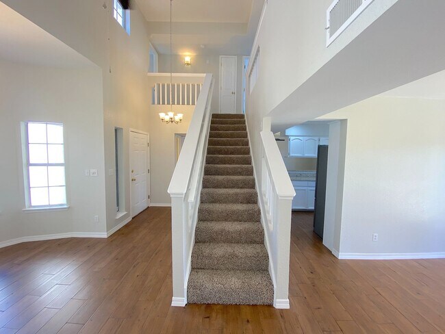 Building Photo - 10936 Loma Alta Pl