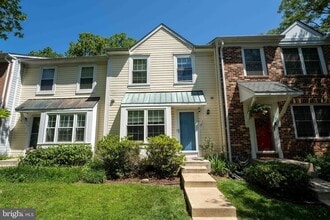 Building Photo - 18246 Fox Chase Cir