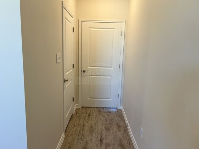 Building Photo - 5100 Rose Petal Ct