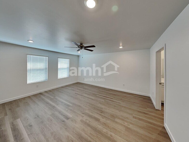 Building Photo - 6477 E Paseo Baranda