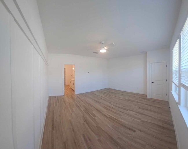 Building Photo - 8414 Bay Oaks Dr