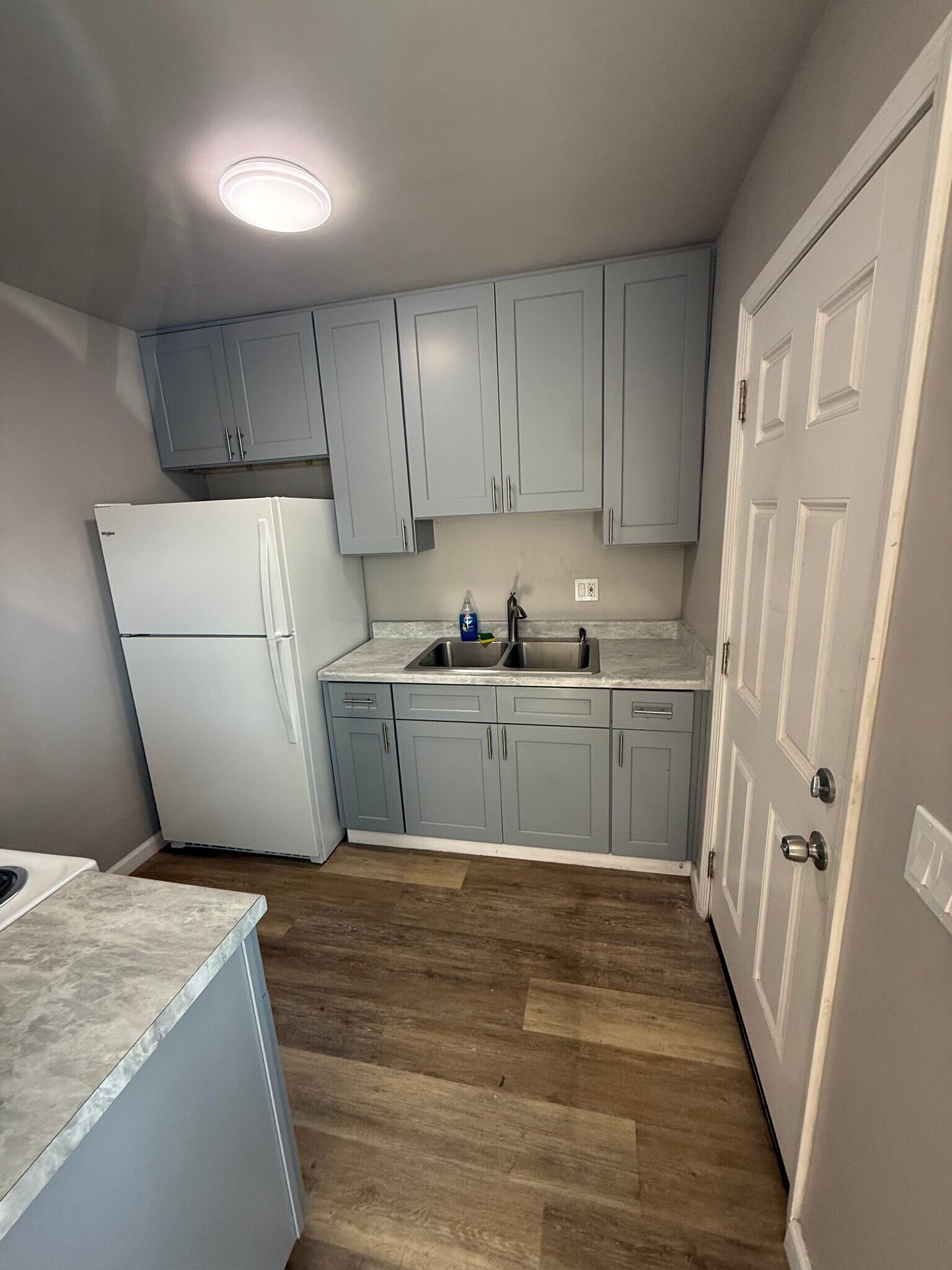 Building Photo - 474 Delaware St