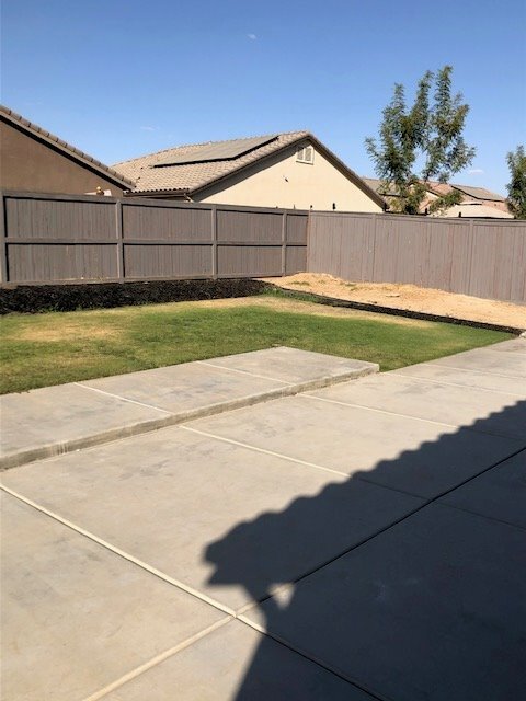 Building Photo - Large 4 Bedroom/2 Bath Home with Solar in Gossamer Grove - $2595 Per Month!