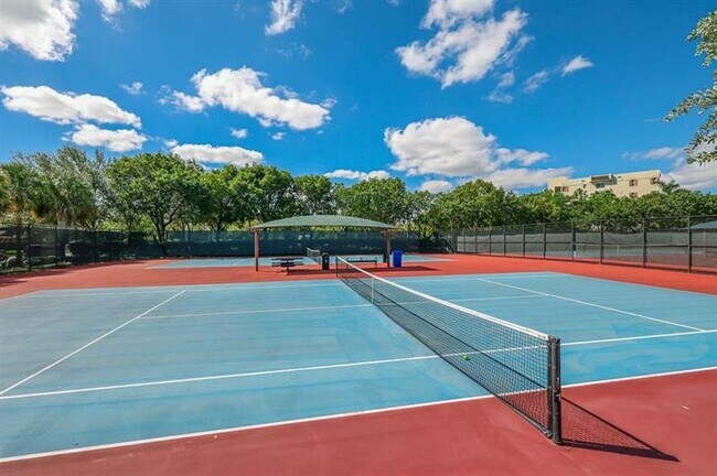 Building Photo - 3800 Oaks Clubhouse Dr