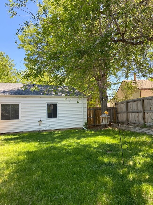 Building Photo - 3357 S Flamingo Way