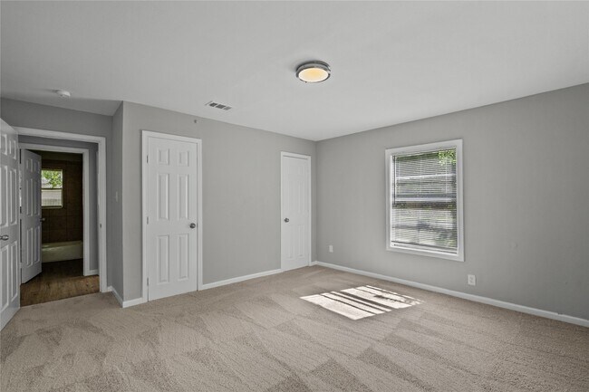 Building Photo - 5931 Southville St