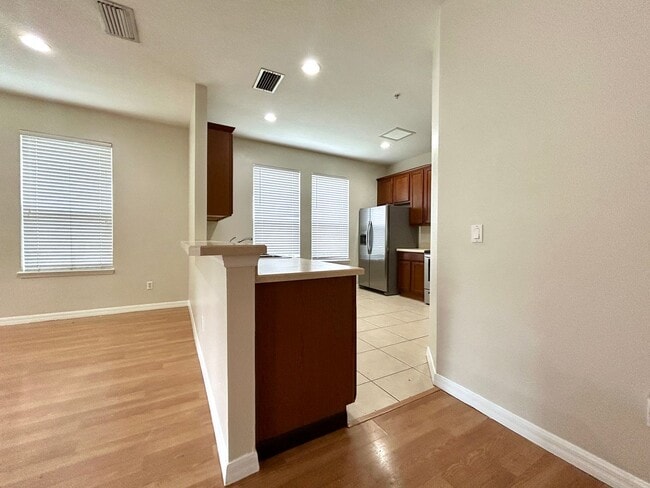 Building Photo - Beautiful Townhome in Lake Nona