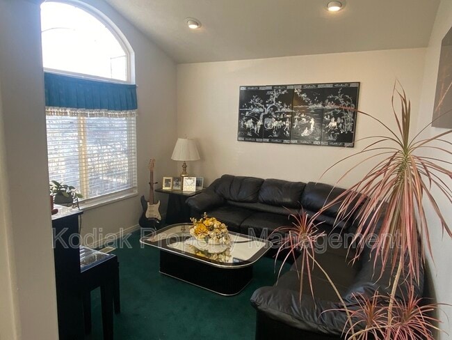 Building Photo - 5302 W Ted Wy