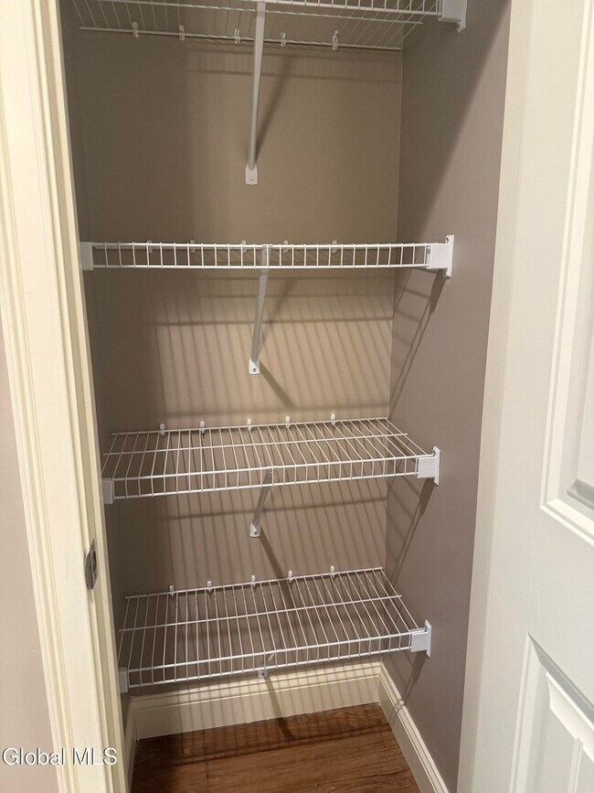 Building Photo - 48 Bavarian Wy