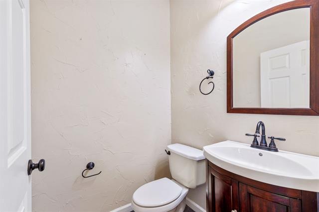 Building Photo - 2021 Country Brook Ln