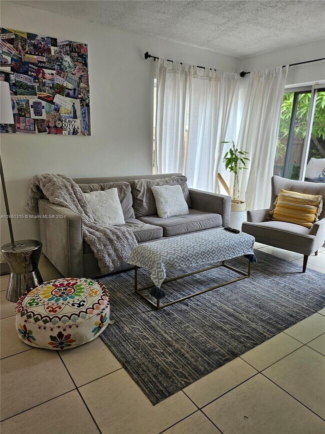 Building Photo - 8429 NW 1st Terrace