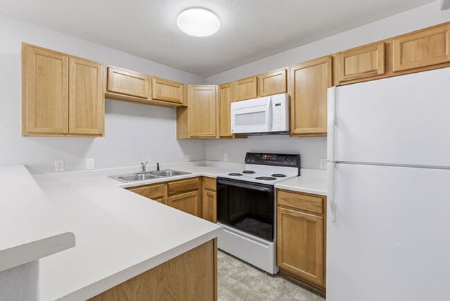 Building Photo - 17281 E Ford Dr