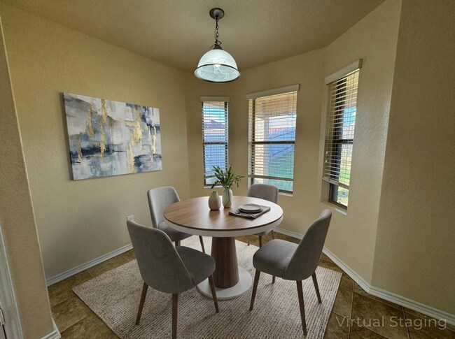 Building Photo - 9901 Diana Dr