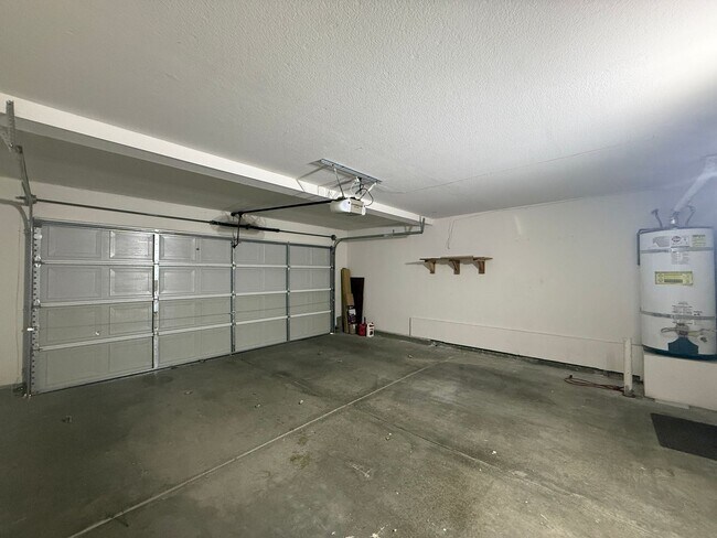 Building Photo - 45719 Caledonia Ct